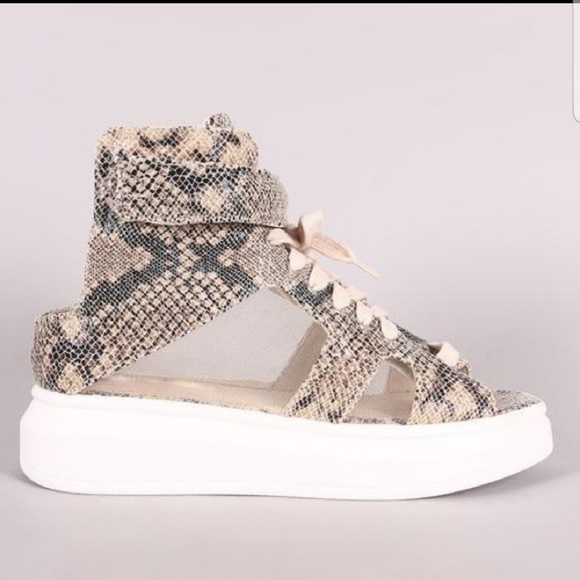 🤩SALE HP  Faux Leather  Python High Top Sandals - Picture 4 of 7